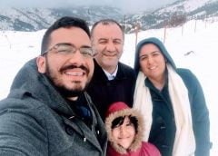 Eve Dönüş, Ortaklar ve Aydın Ziyaretleri